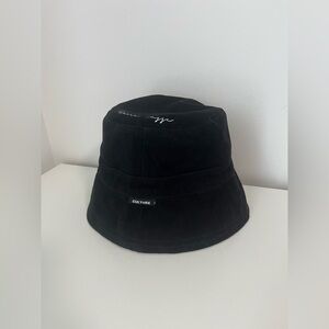 🇰🇷 Black Bucket Hat with Embroidered Detail Fall Outfit